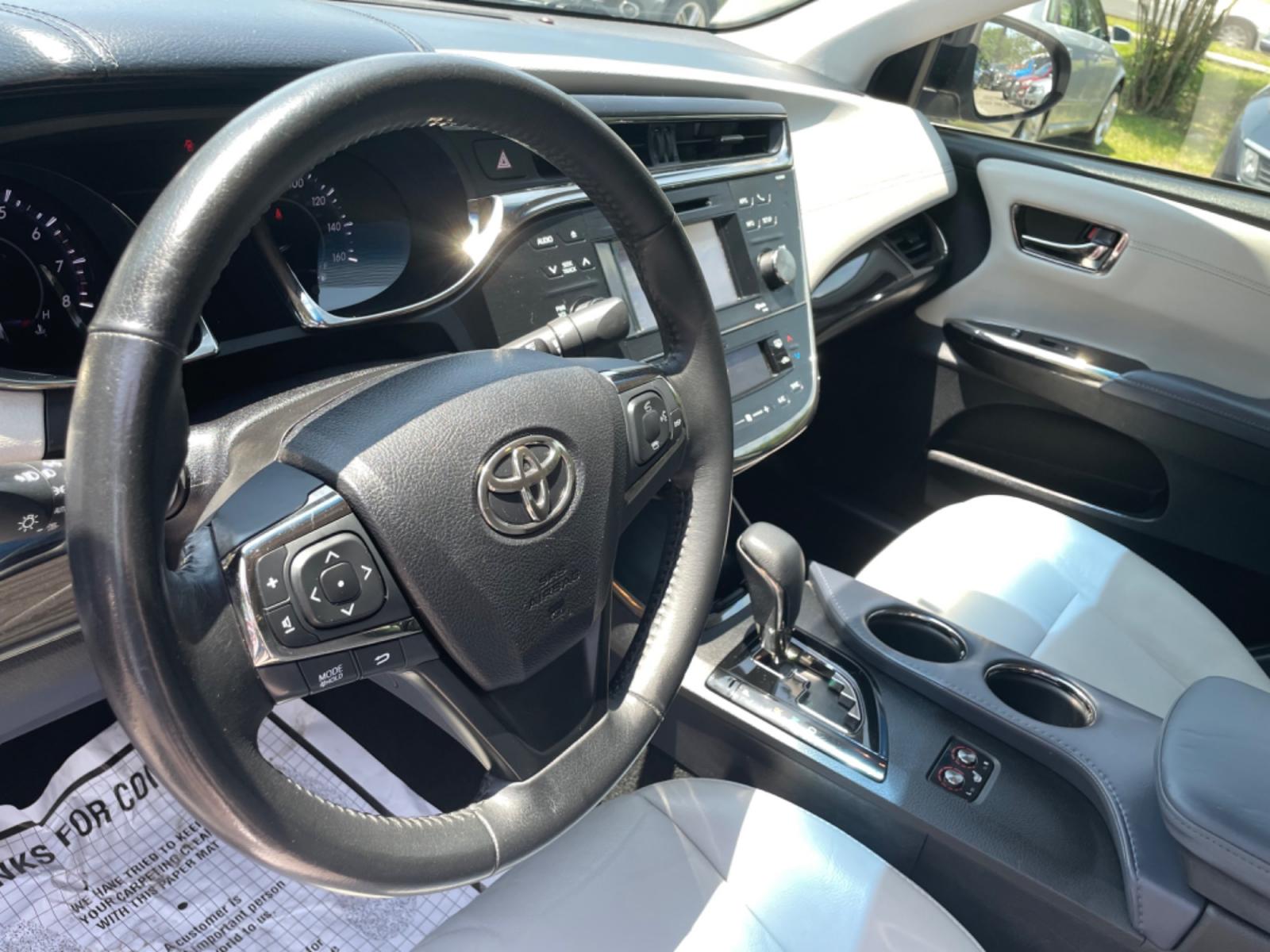 2014 GRAY TOYOTA AVALON XLE (4T1BK1EB4EU) with an 3.5L engine, Automatic transmission, located at 5103 Dorchester Rd., Charleston, SC, 29418-5607, (843) 767-1122, 36.245171, -115.228050 - Local Trade-in with Leather, Sunroof, Navigation, Backup Camera, CD/AUX/Bluetooth, Dual Climate Control, Power Everything (windows, locks, seats, mirrors), Heated Seats, Push Button Start, Keyless Entry (2 key fobs), Alloy Wheels. Clean CarFax (no accidents reported!) 99k miles Located at New Life - Photo #19